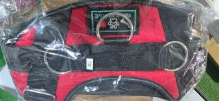 Arnés para perro negro y rojo