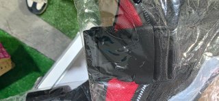 Arnés para perro negro y rojo