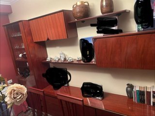 Mueble de salón madera oscura