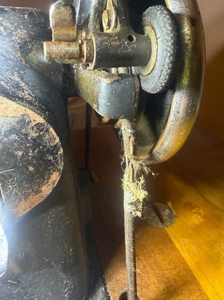 Máquina de coser ALFA antigua con mueble