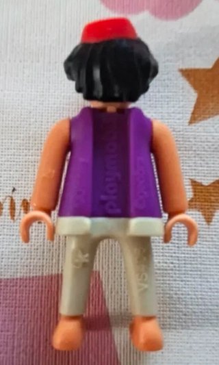 2 Figuras Playmobil Kinder Sorpresa Jessy y aladin