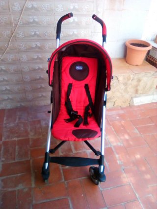 Carro de paseo Chicco rojo plegable