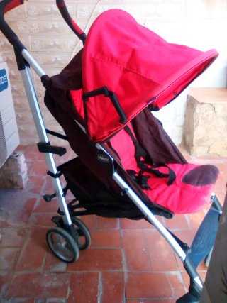 Carro de paseo Chicco rojo plegable