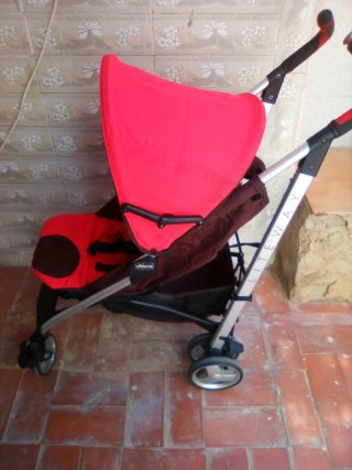 Carro de paseo Chicco rojo plegable