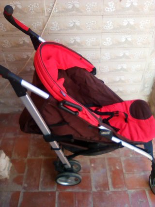 Carro de paseo Chicco rojo plegable
