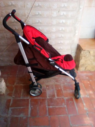 Carro de paseo Chicco rojo plegable