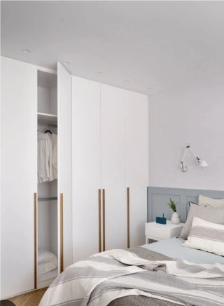 Alquiler de habitación  300 a.. 350 euros