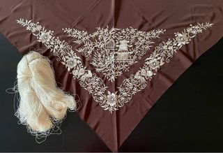 Mantoncillos bordados
