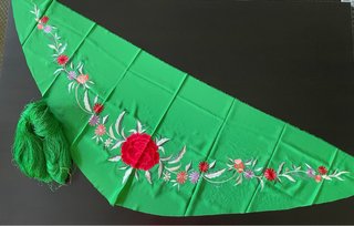 Mantoncillos bordados
