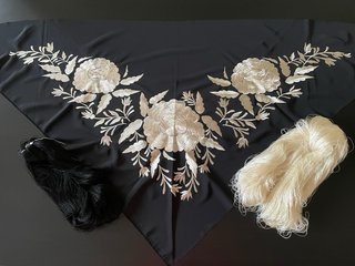 Mantoncillos bordados