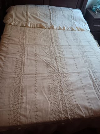 Colcha Matrimonio Bordada 135cm