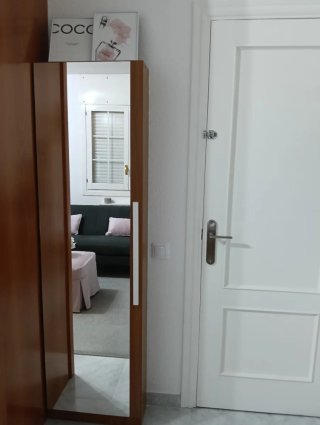 Mueble zapatero con espejo