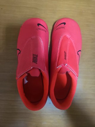 Botas de fútbol Nike Talla 29.5 cierre con velcro