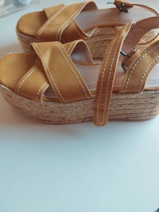 Sandalias Bershka Beige/Marrón Talla 39