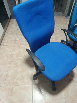 Silla de oficina azul