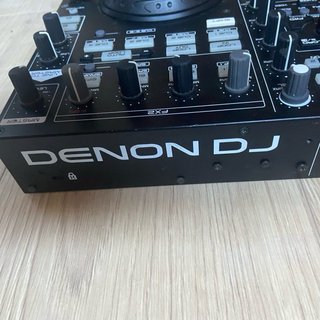 Controladora Denon DJ MC3000