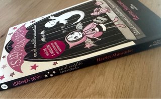 Libro infantil Isadora Moon. En muy buen estado.