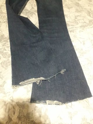 Pantalón vaquero campana azul