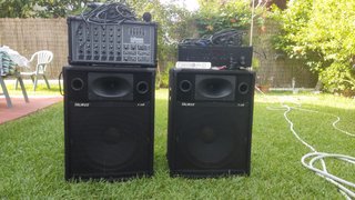Mesa de mezclas + 2 Altavoces Talmus y amplif Yama