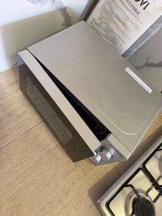 Microondas, Cocina Gas y Extractor y butano