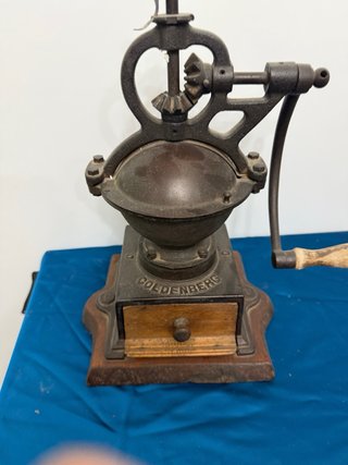 Molinillo de café antiguo