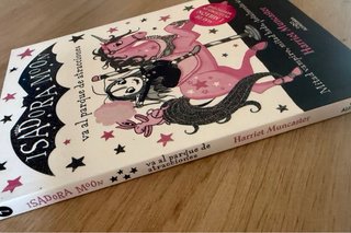 Libro infantil Isadora Moon muy buen estado.