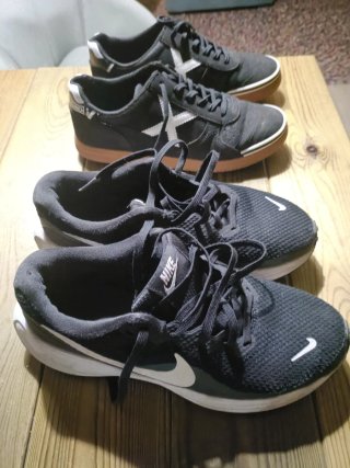 Zapatillas Nike Junior Negras y Blancas