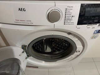 Lavadora y Secadora AEG 7000 Series - REMATE