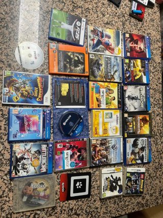 Consegna di videogiochi per PS3 e PS4