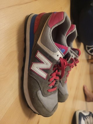 Zapatillas New Balance grises y rosas