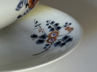 🇫🇷 Salsera antigua de porcelana con flores