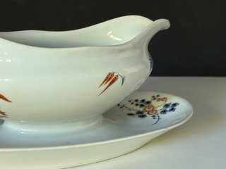 🇫🇷 Salsera antigua de porcelana con flores