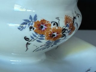 🇫🇷 Salsera antigua de porcelana con flores