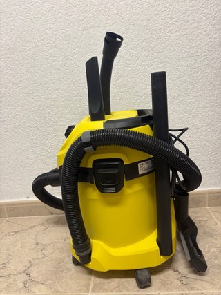 Aspiradora Karcher WD3 con accesorios