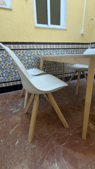 Mesa comedor Nordmyra Ikea + 4 sillas Blockhus