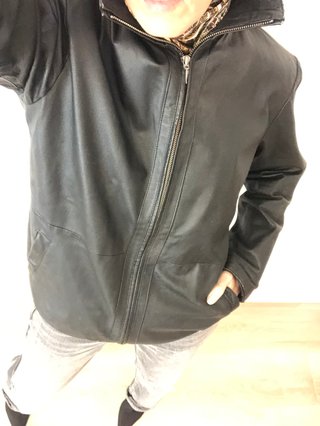 Chaqueta de piel negra