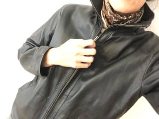 Chaqueta de piel negra