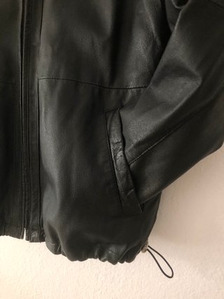 Chaqueta de piel negra