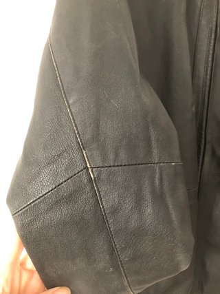 Chaqueta de piel negra