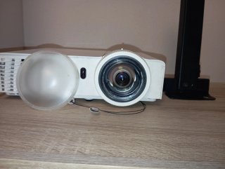 Proyector Optoma,pantalla Reflecta y Soporte tech
