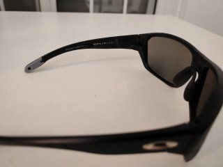 Occhiali da sole Oakley Split Shot uomo.
