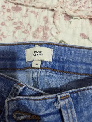 Pantalón vaquero River Island Talla 8