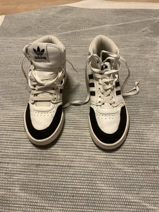 Tenis Adidas Drop Step