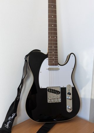 Guitarra Eléctrica + Ampli Harley Benton
