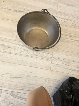 Cacerola de hierro con asas