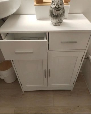 Mueble de baño de madera blanco