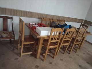 Mesa y 6 Sillas de Madera