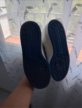Zapatillas Adidas Forum Low Blancas y Azules