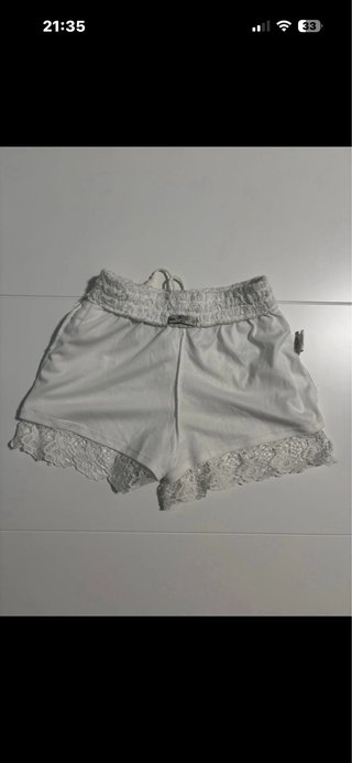 Pantalón corto blanco encaje
