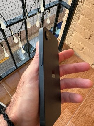 Mobil Iphone 16e en perfecto estado